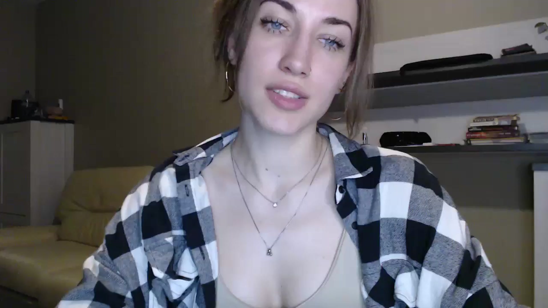 Gallery image thumbnail from GalaxyAnisia's myfreecams stream on, 12/11/2024, 18:34 image 7 of 20