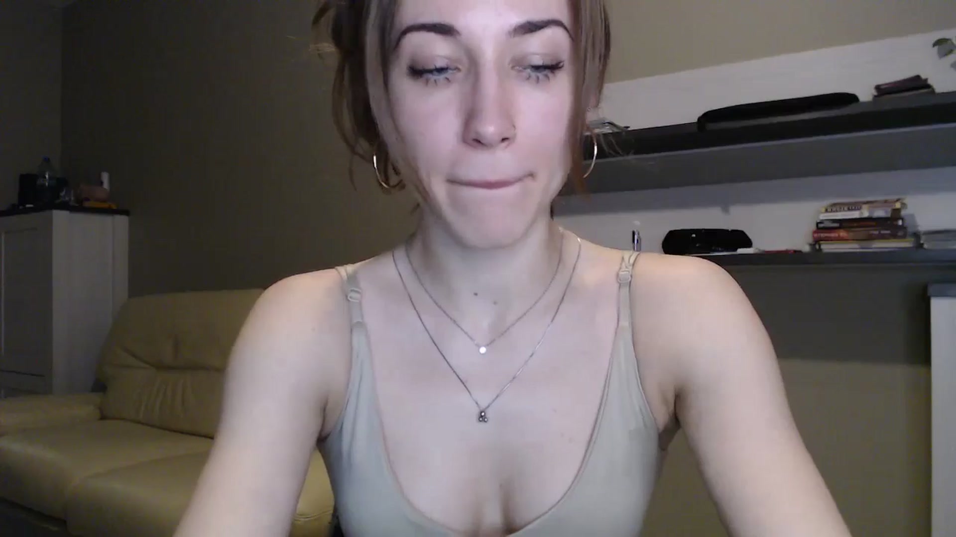 Gallery image thumbnail from GalaxyAnisia's myfreecams stream on, 12/11/2024, 18:34 image 14 of 20
