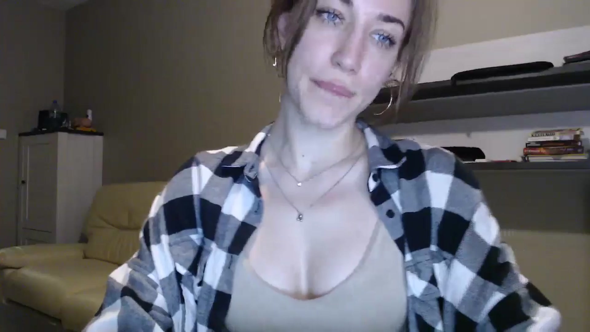 Gallery image thumbnail from GalaxyAnisia's myfreecams stream on, 12/12/2024, 24:56 image 5 of 20