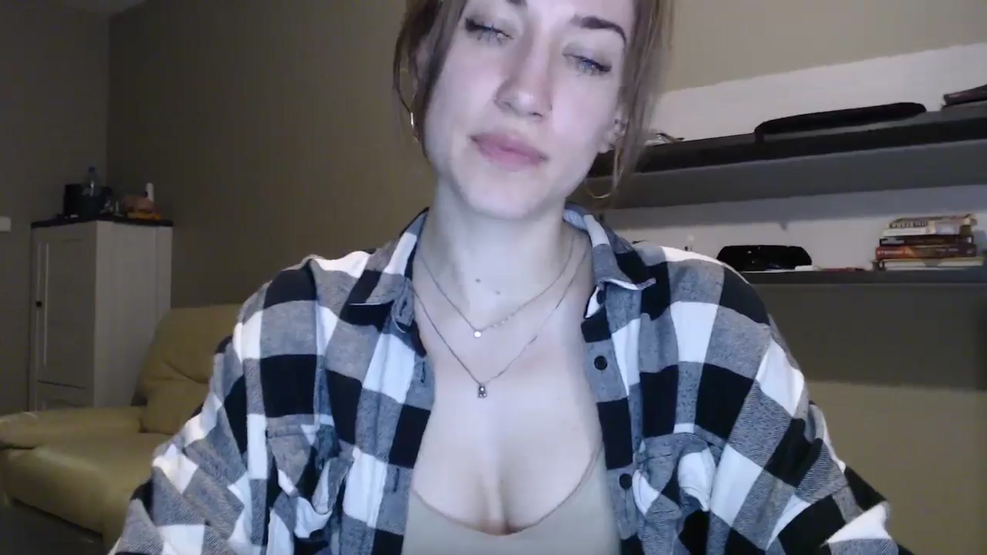 Gallery image thumbnail from GalaxyAnisia's myfreecams stream on, 12/12/2024, 24:56 image 11 of 20