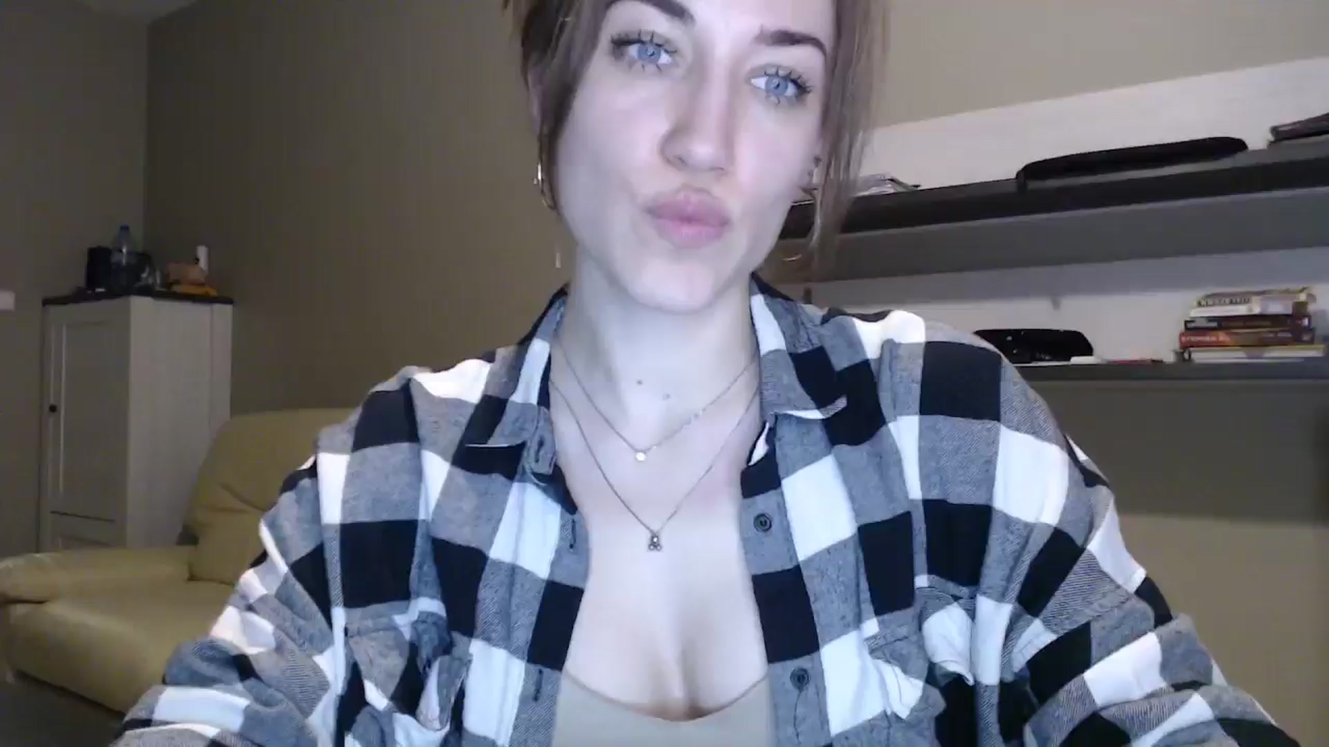 Gallery image thumbnail from GalaxyAnisia's myfreecams stream on, 12/12/2024, 24:56 image 1 of 20
