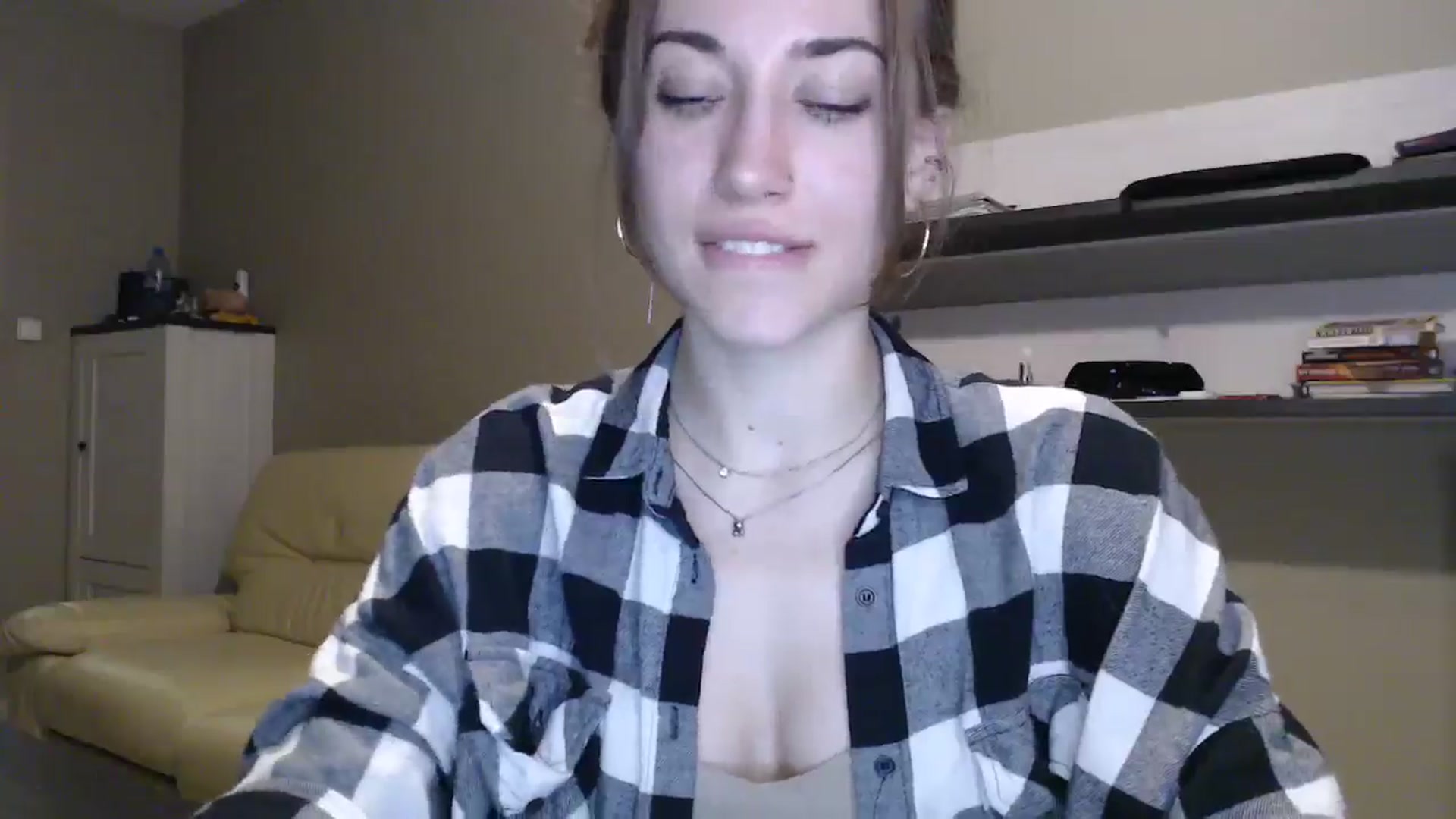 Gallery image thumbnail from GalaxyAnisia's myfreecams stream on, 12/12/2024, 02:14 image 8 of 20