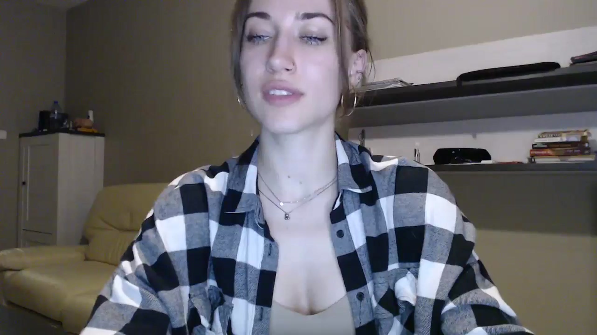 Gallery image thumbnail from GalaxyAnisia's myfreecams stream on, 12/12/2024, 02:14 image 4 of 20