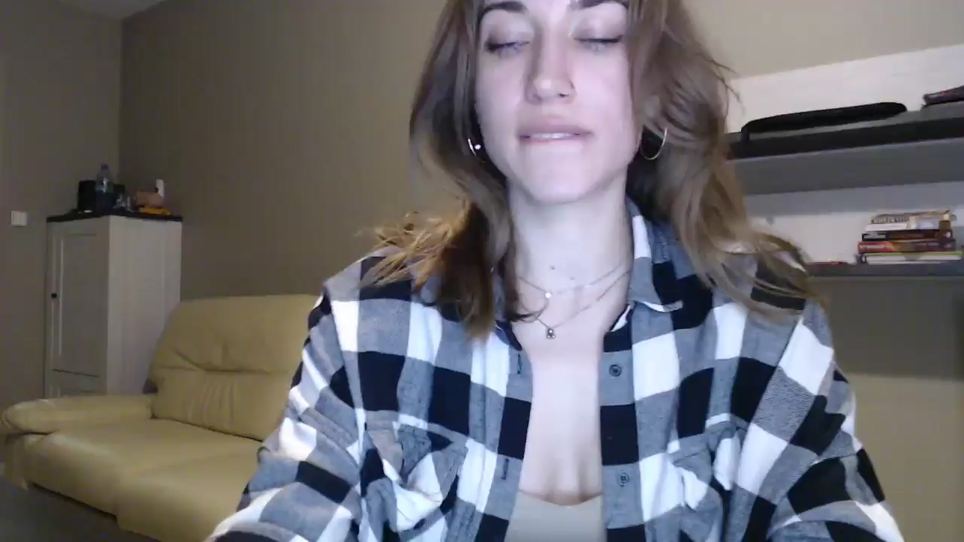 Gallery image thumbnail from GalaxyAnisia's myfreecams stream on, 12/12/2024, 02:14 image 15 of 20