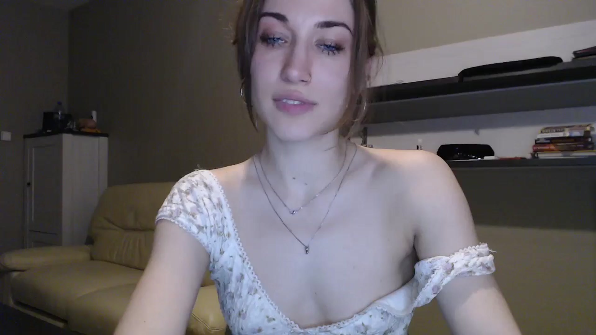 Gallery image thumbnail from GalaxyAnisia's myfreecams stream on, 12/13/2024, 01:20 image 18 of 20