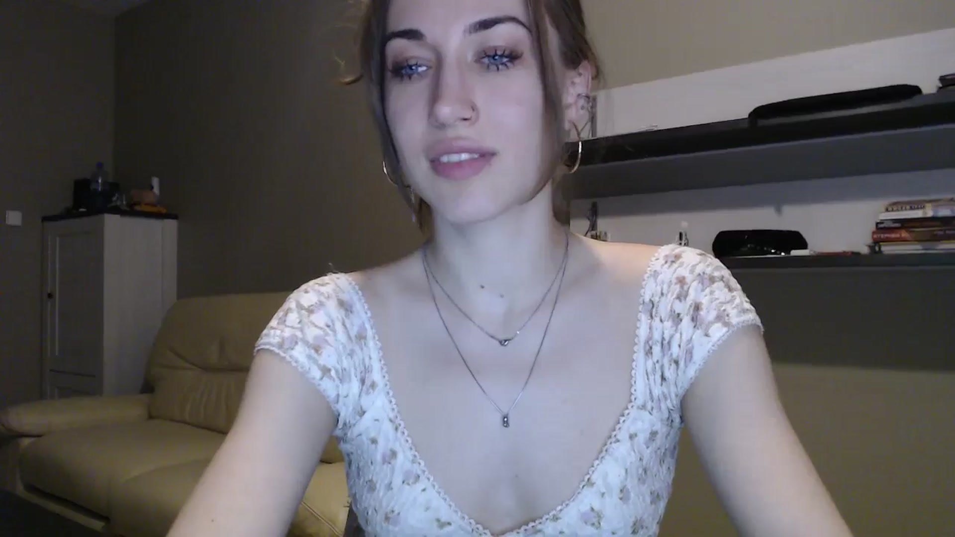 Gallery image thumbnail from GalaxyAnisia's myfreecams stream on, 12/13/2024, 01:20 image 2 of 20