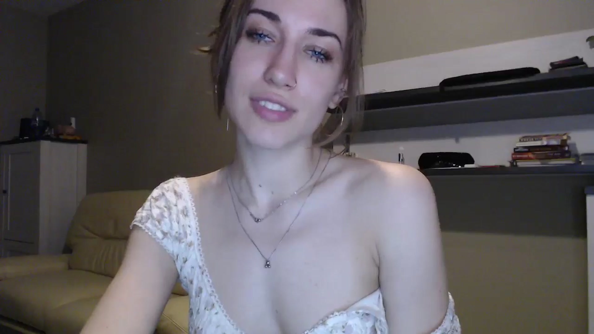 Gallery image thumbnail from GalaxyAnisia's myfreecams stream on, 12/13/2024, 02:31 image 16 of 20