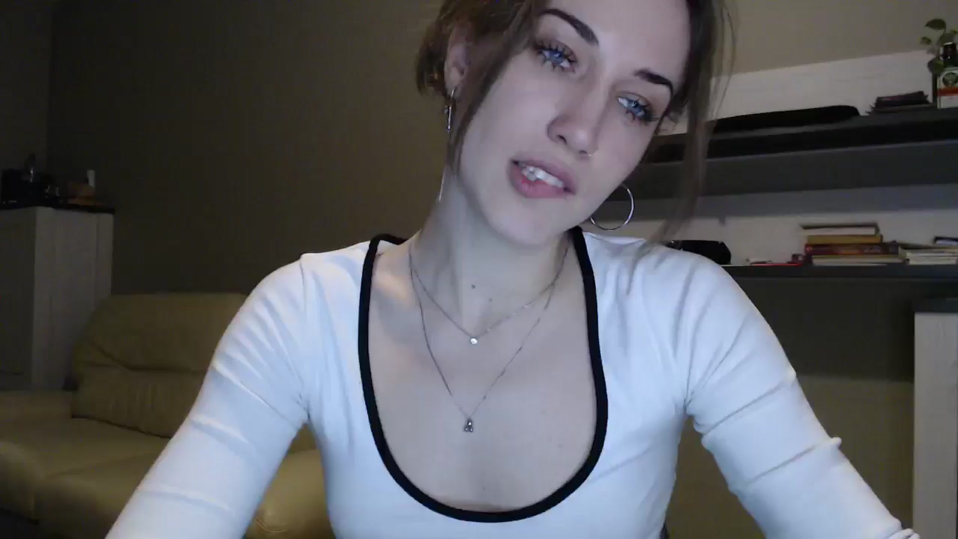 Gallery image thumbnail from GalaxyAnisia's myfreecams stream on, 12/18/2024, 24:05 image 18 of 20