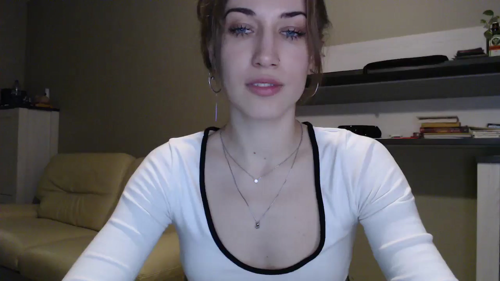 Gallery image thumbnail from GalaxyAnisia's myfreecams stream on, 12/18/2024, 24:05 image 17 of 20