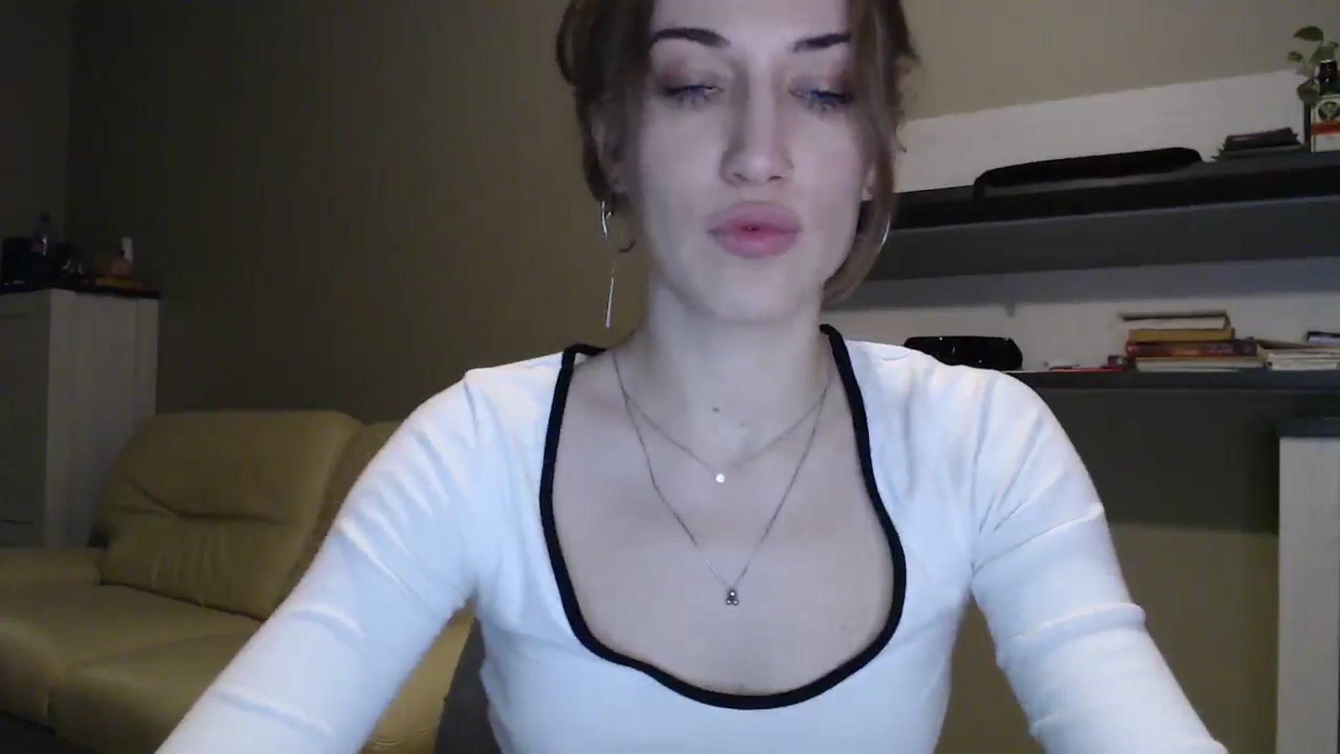 Gallery image thumbnail from GalaxyAnisia's myfreecams stream on, 12/18/2024, 24:05 image 8 of 20