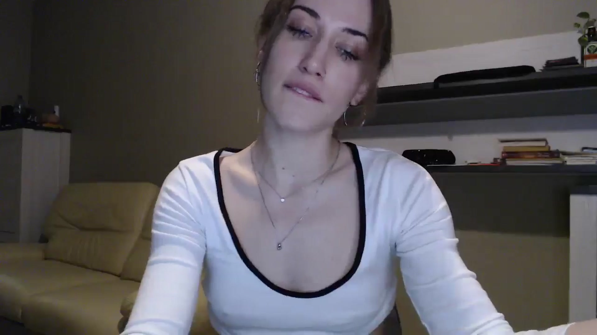 Gallery image thumbnail from GalaxyAnisia's myfreecams stream on, 12/18/2024, 24:05 image 20 of 20