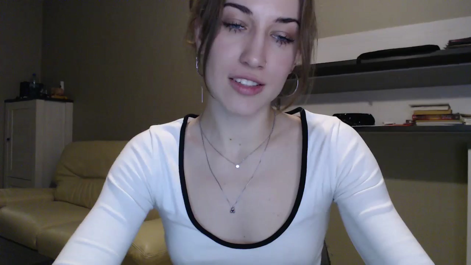Gallery image thumbnail from GalaxyAnisia's myfreecams stream on, 12/18/2024, 24:56 image 6 of 20