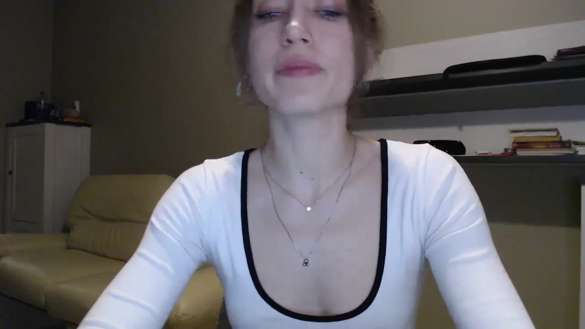 Gallery image thumbnail from GalaxyAnisia's myfreecams stream on, 12/18/2024, 24:56 image 10 of 20