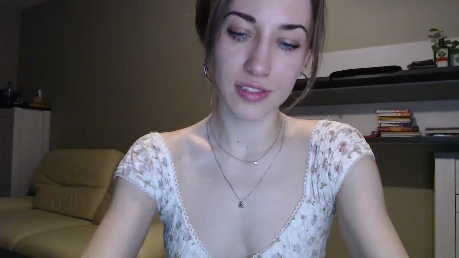 Gallery image thumbnail from GalaxyAnisia's myfreecams stream on, 12/24/2024, 02:54 image 2 of 20