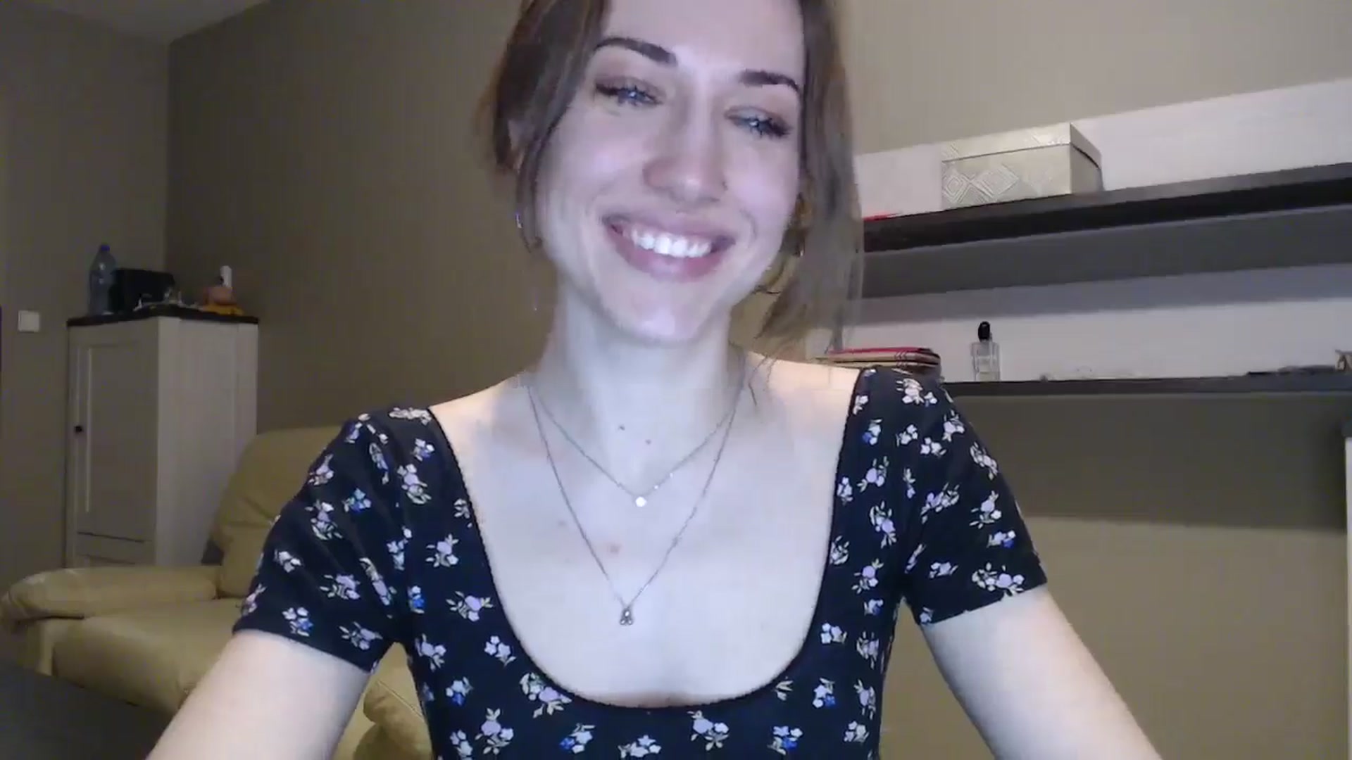 Gallery image thumbnail from GalaxyAnisia's myfreecams stream on, 01/04/2025, 01:40 image 12 of 20
