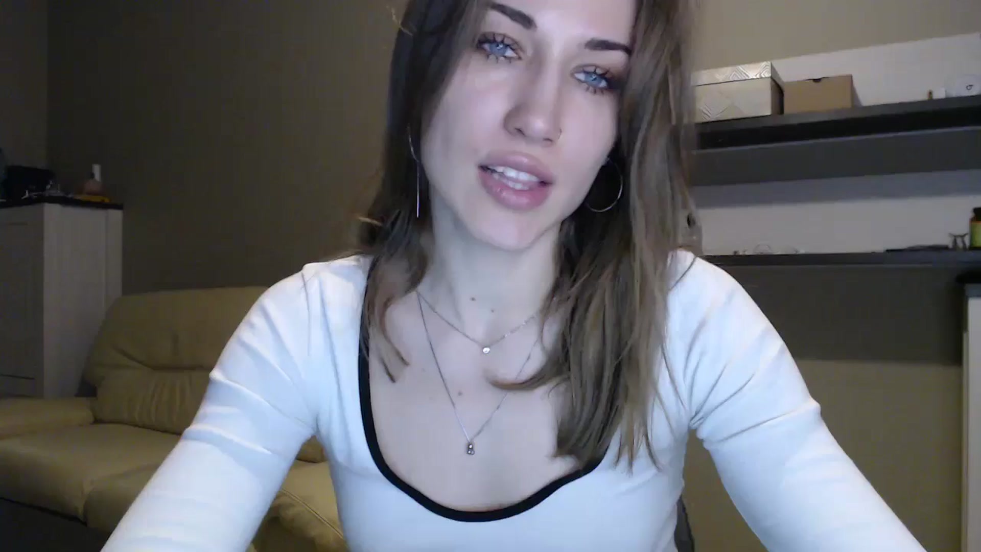 Gallery image thumbnail from GalaxyAnisia's myfreecams stream on, 01/05/2025, 05:39 image 12 of 20