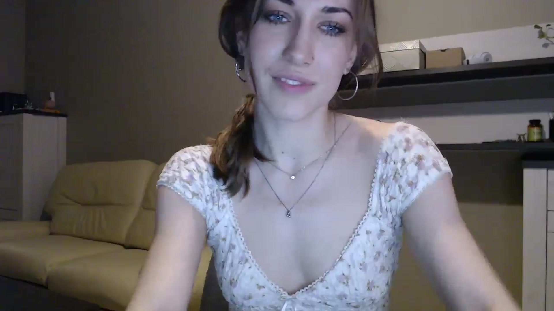 Gallery image thumbnail from GalaxyAnisia's myfreecams stream on, 01/05/2025, 21:18 image 5 of 20