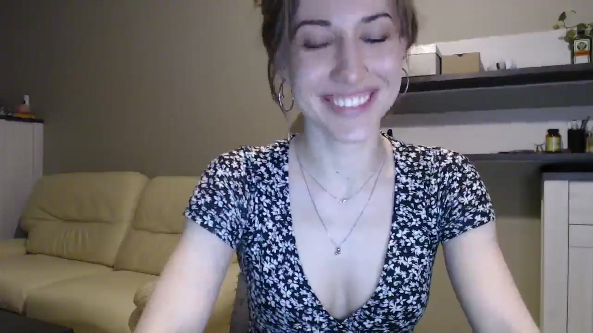 Gallery image thumbnail from GalaxyAnisia's myfreecams stream on, 01/07/2025, 03:34 image 11 of 20