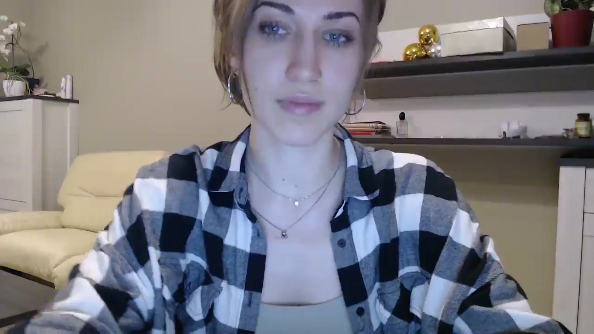 Gallery image thumbnail from GalaxyAnisia's myfreecams stream on, 01/21/2025, 01:49 image 6 of 20