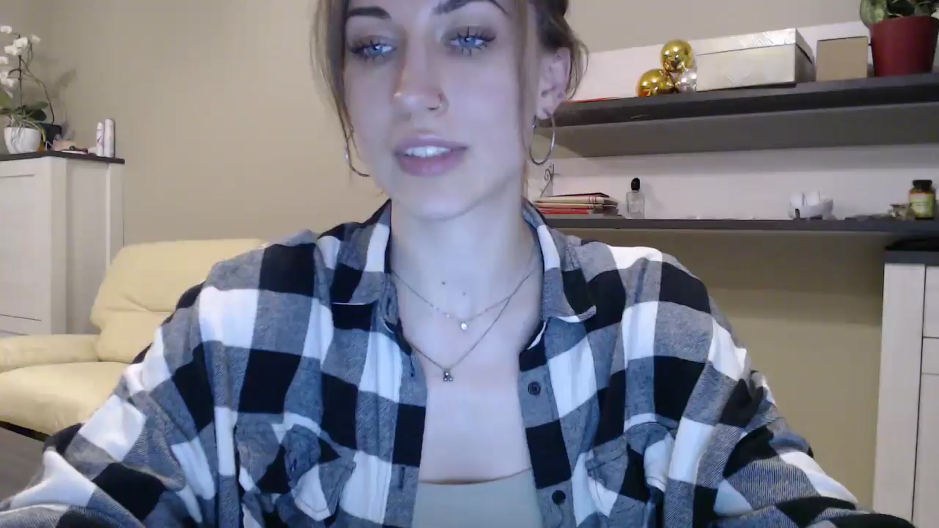 Gallery image thumbnail from GalaxyAnisia's myfreecams stream on, 01/21/2025, 01:49 image 8 of 20