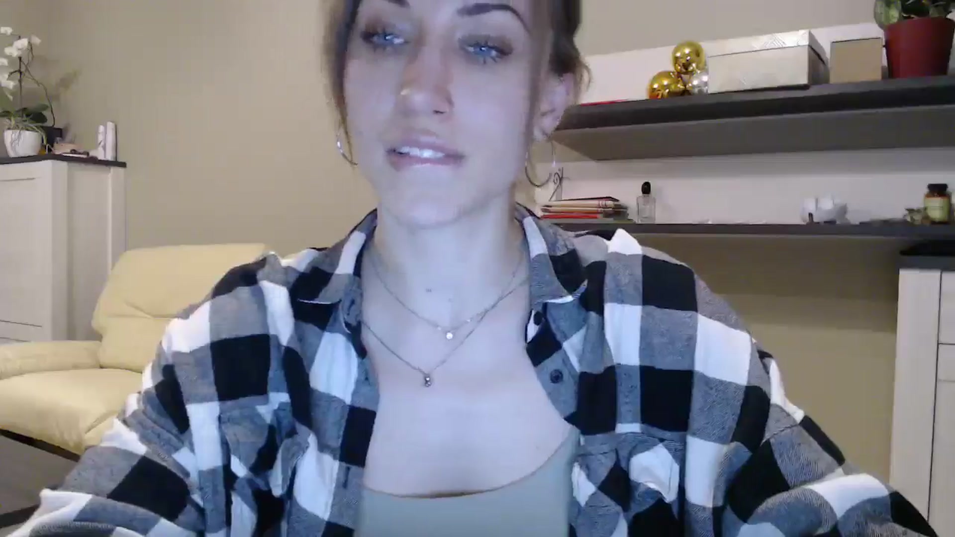 Gallery image thumbnail from GalaxyAnisia's myfreecams stream on, 01/21/2025, 01:49 image 14 of 20