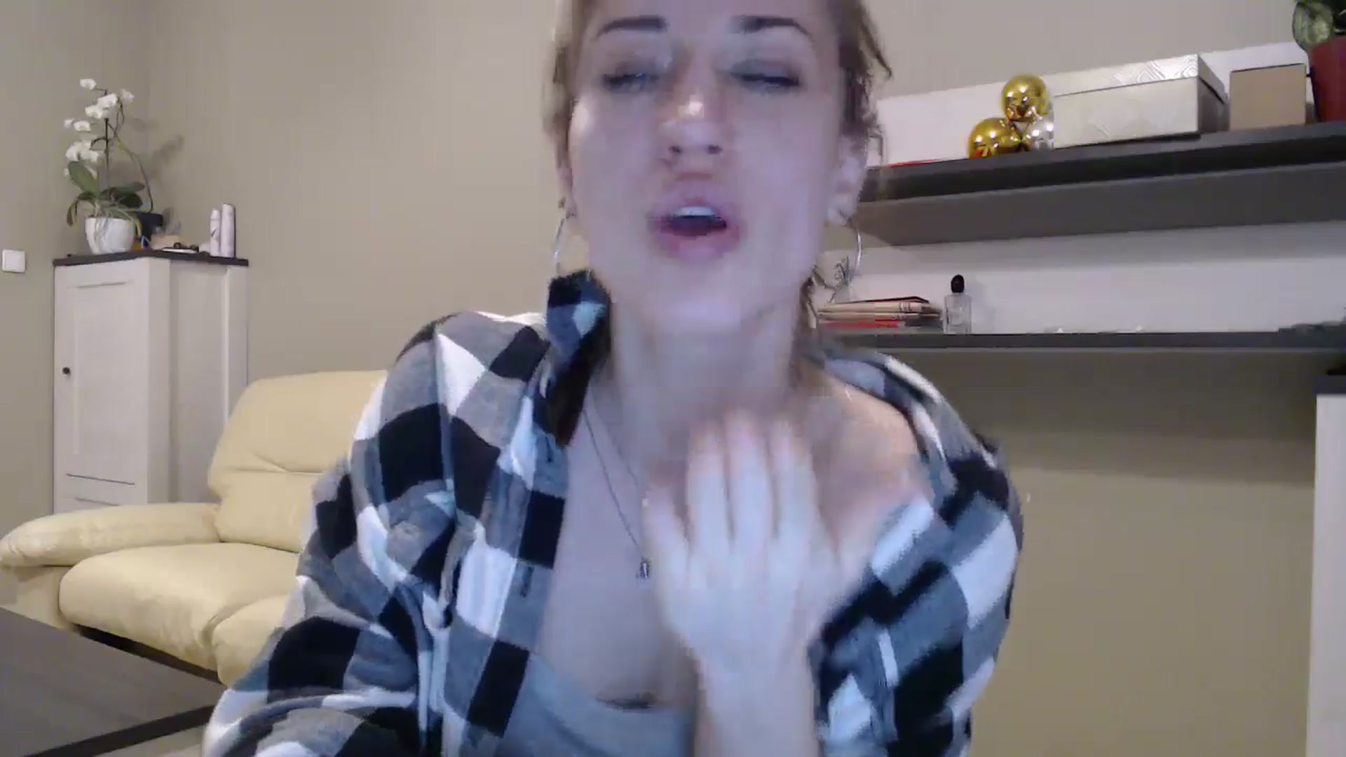 Gallery image thumbnail from GalaxyAnisia's myfreecams stream on, 01/22/2025, 05:15 image 6 of 20