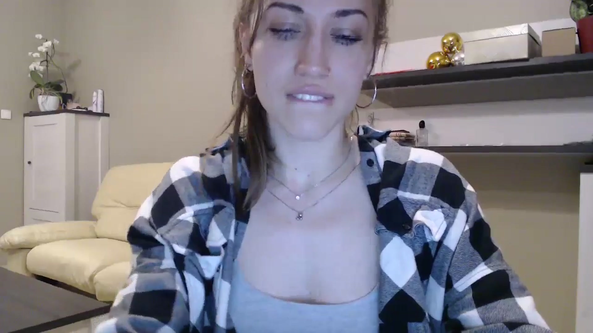 Gallery image thumbnail from GalaxyAnisia's myfreecams stream on, 01/22/2025, 05:15 image 8 of 20
