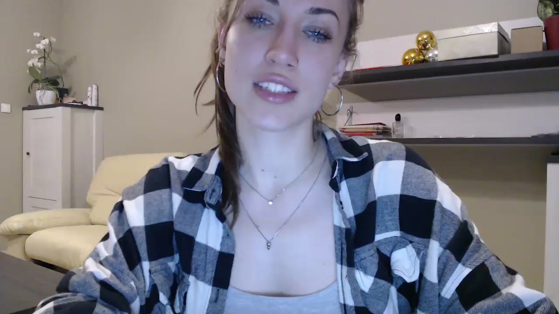 Gallery image thumbnail from GalaxyAnisia's myfreecams stream on, 01/22/2025, 05:15 image 1 of 20
