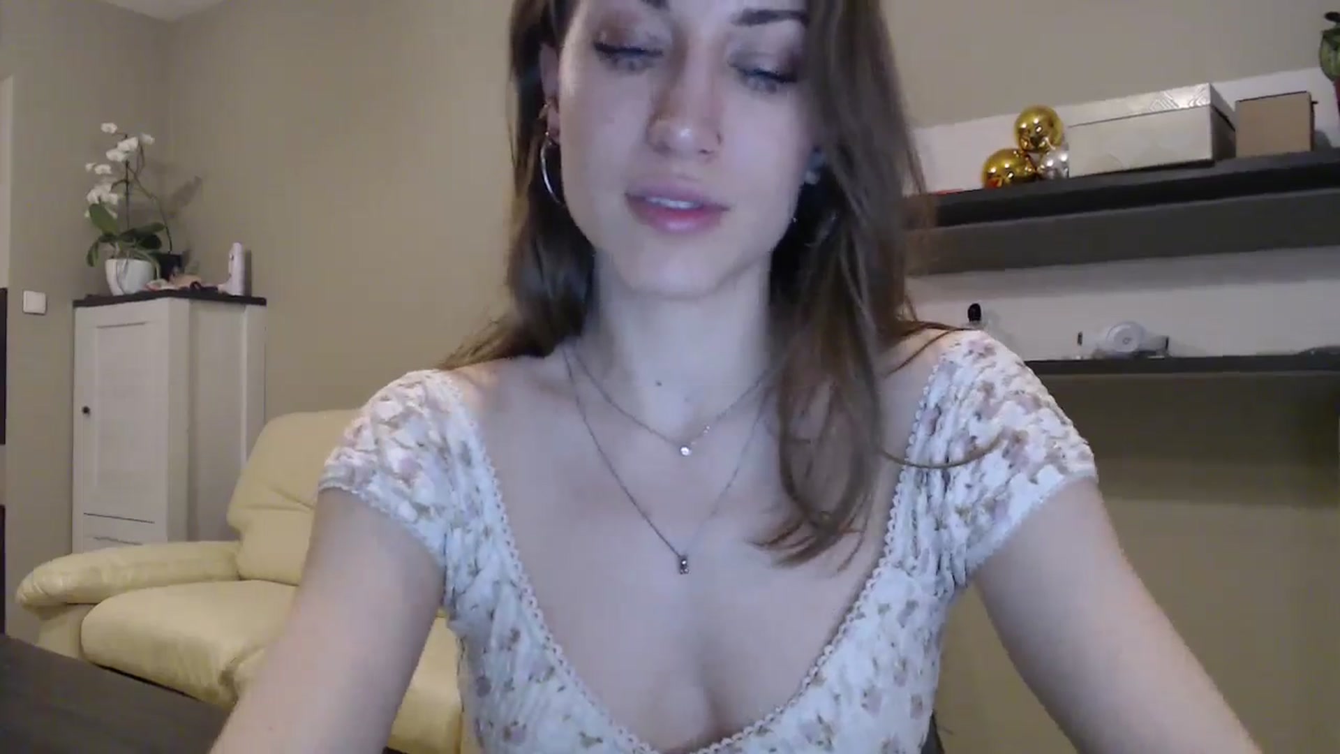 Gallery image thumbnail from GalaxyAnisia's myfreecams stream on, 01/24/2025, 04:23 image 4 of 20