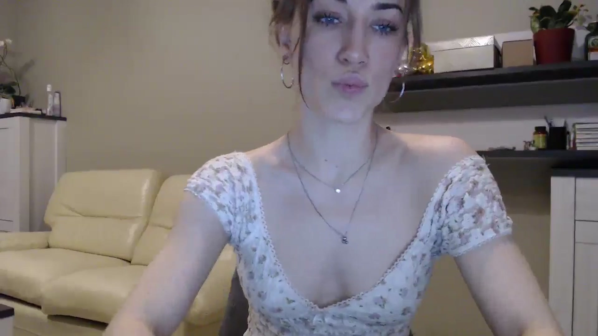 Gallery image thumbnail from GalaxyAnisia's myfreecams stream on, 02/09/2025, 22:09 image 4 of 20