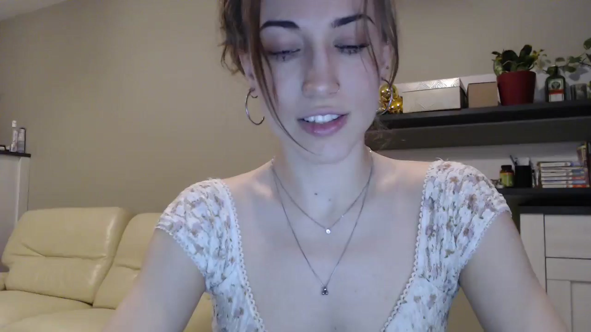 Gallery image thumbnail from GalaxyAnisia's myfreecams stream on, 02/09/2025, 22:09 image 1 of 20
