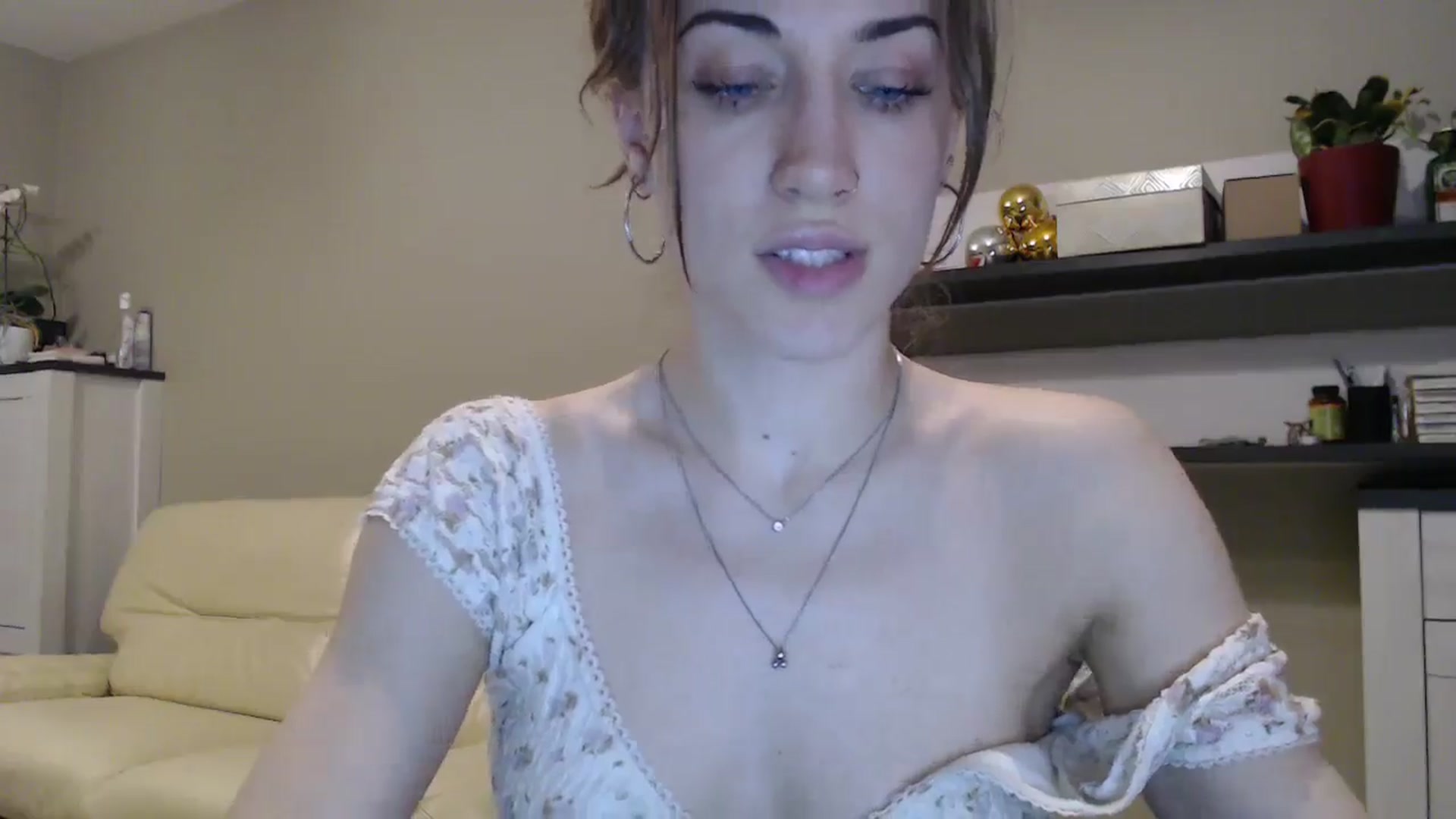 Gallery image thumbnail from GalaxyAnisia's myfreecams stream on, 02/10/2025, 01:27 image 15 of 20