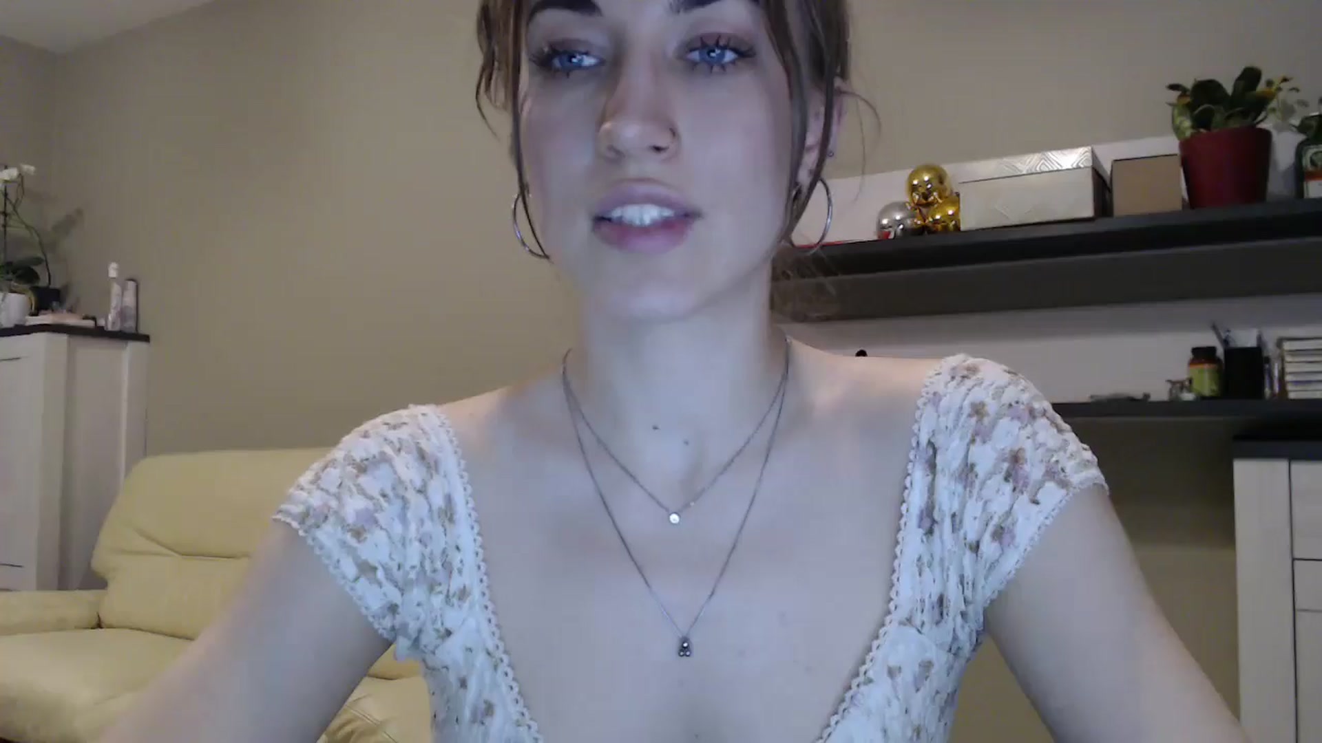 Gallery image thumbnail from GalaxyAnisia's myfreecams stream on, 02/10/2025, 01:27 image 16 of 20