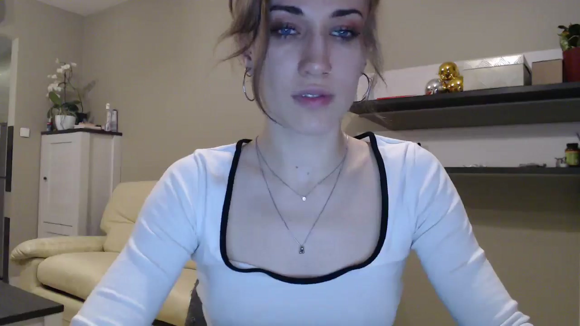 Gallery image thumbnail from GalaxyAnisia's myfreecams stream on, 02/13/2025, 03:11 image 10 of 20