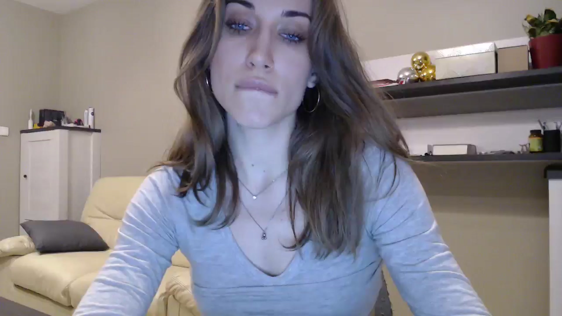 Gallery image thumbnail from GalaxyAnisia's myfreecams stream on, 03/03/2025, 23:31 image 2 of 20