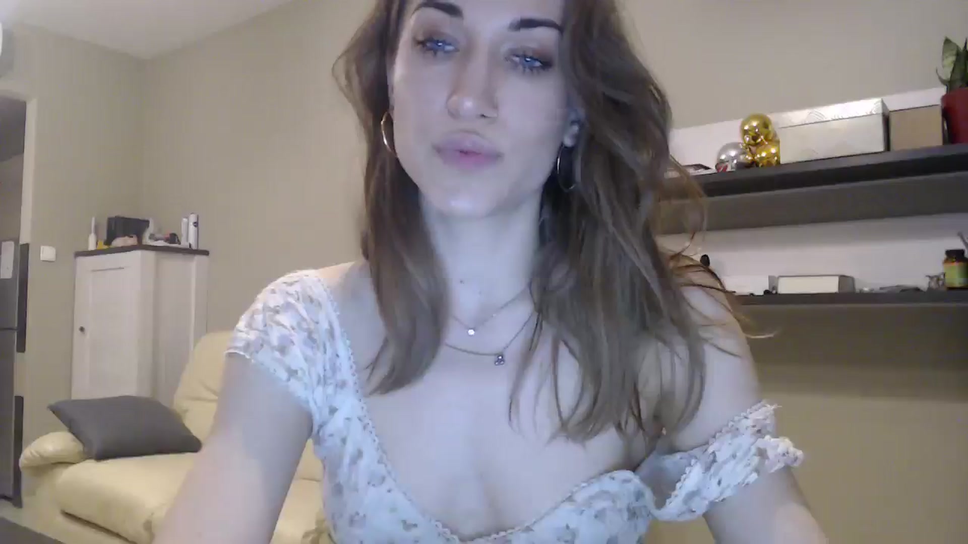 Gallery image thumbnail from GalaxyAnisia's myfreecams stream on, 03/06/2025, 24:00 image 12 of 20