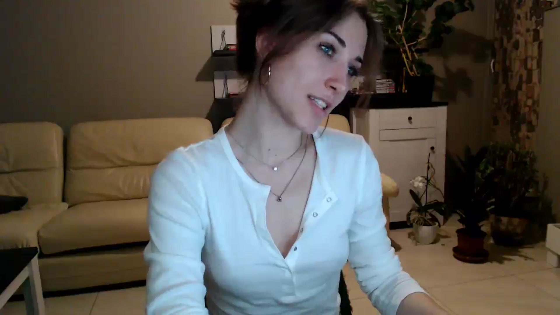 Gallery image thumbnail from GalaxyAnisia's myfreecams stream on, 03/16/2025, 22:07 image 17 of 20