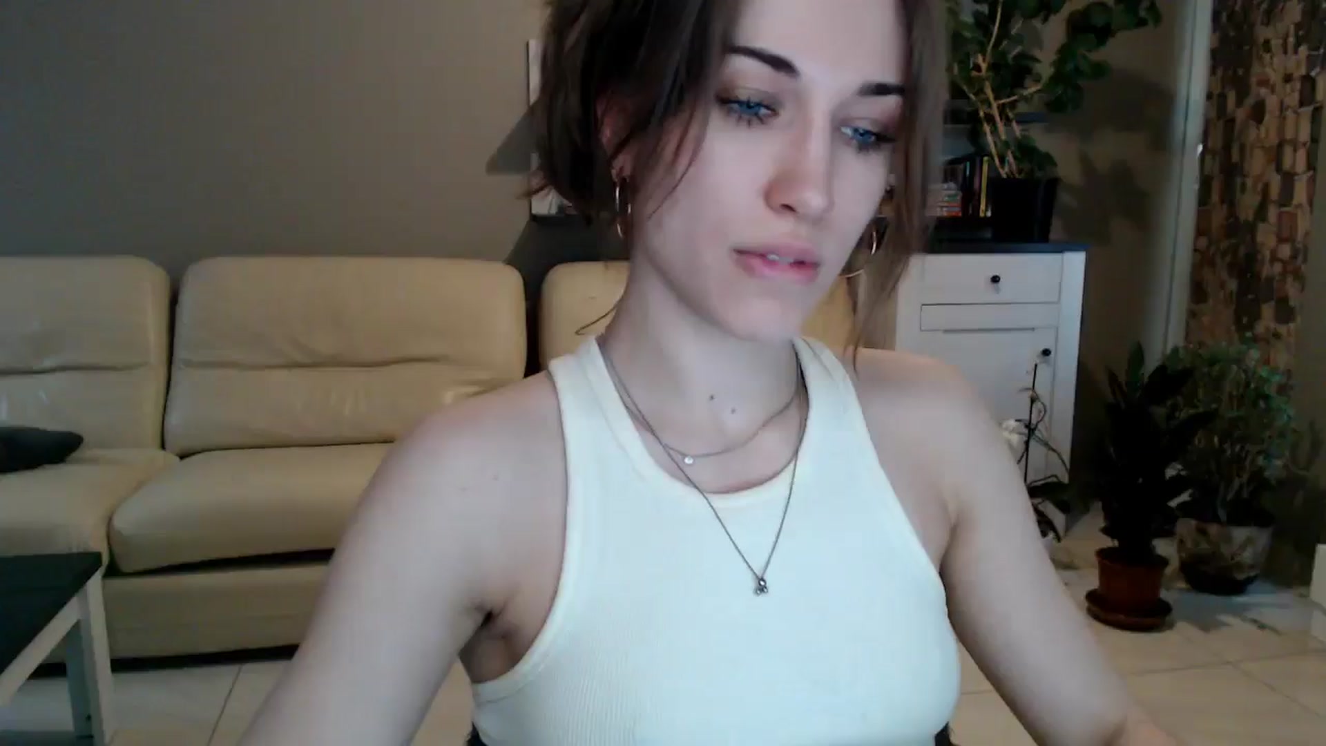 Gallery image thumbnail from GalaxyAnisia's myfreecams stream on, 03/17/2025, 16:19 image 1 of 20