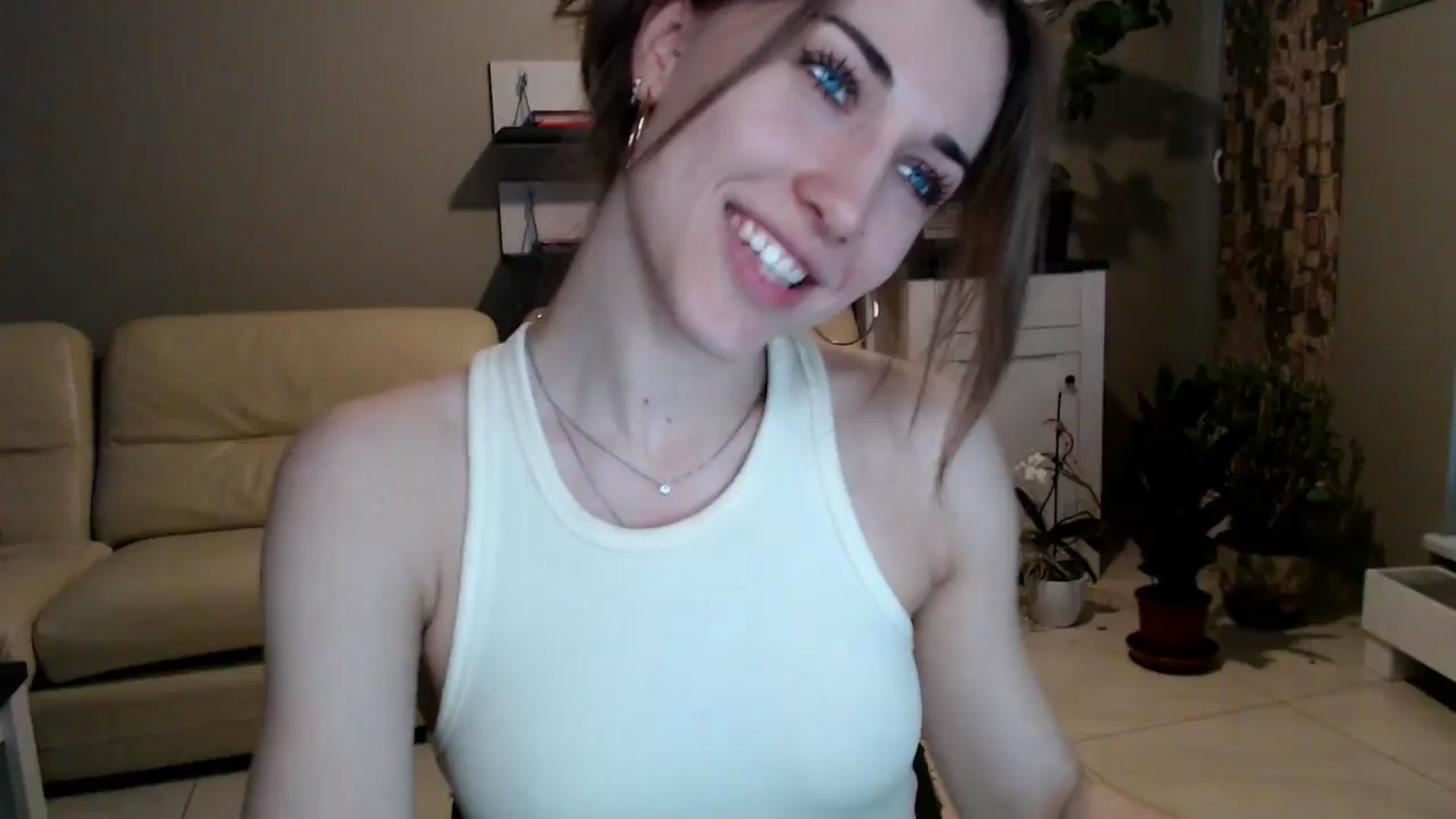 Gallery image thumbnail from GalaxyAnisia's myfreecams stream on, 03/17/2025, 17:16 image 3 of 20