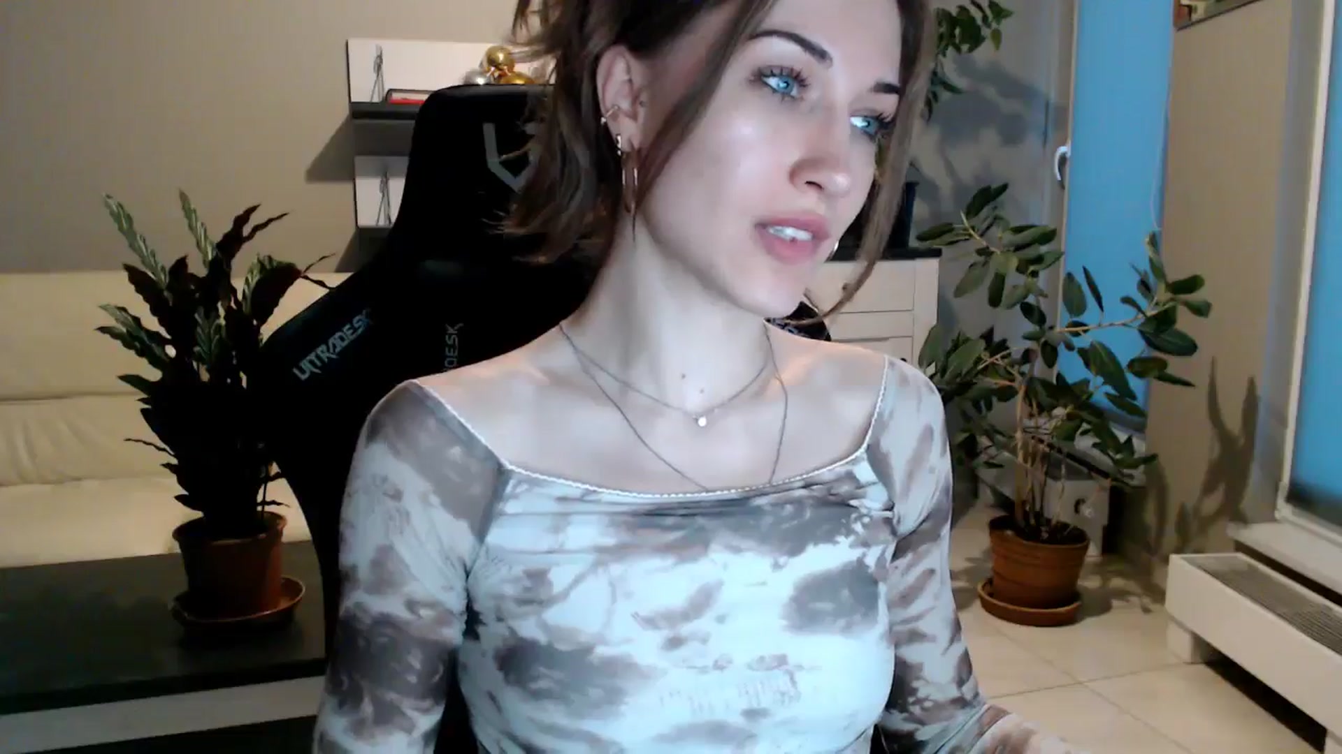 Gallery image thumbnail from GalaxyAnisia's myfreecams stream on, 04/06/2025, 17:35 image 16 of 20