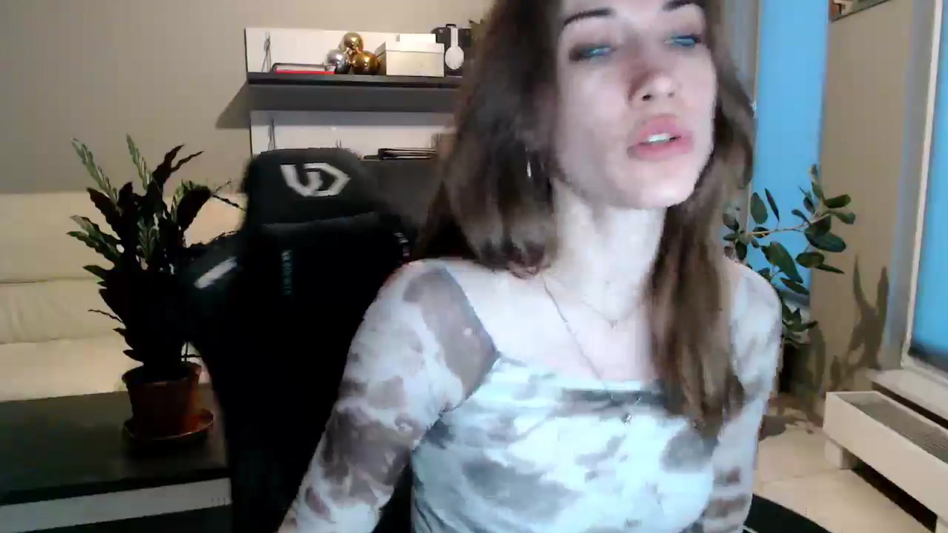Gallery image thumbnail from GalaxyAnisia's myfreecams stream on, 04/06/2025, 17:35 image 10 of 20
