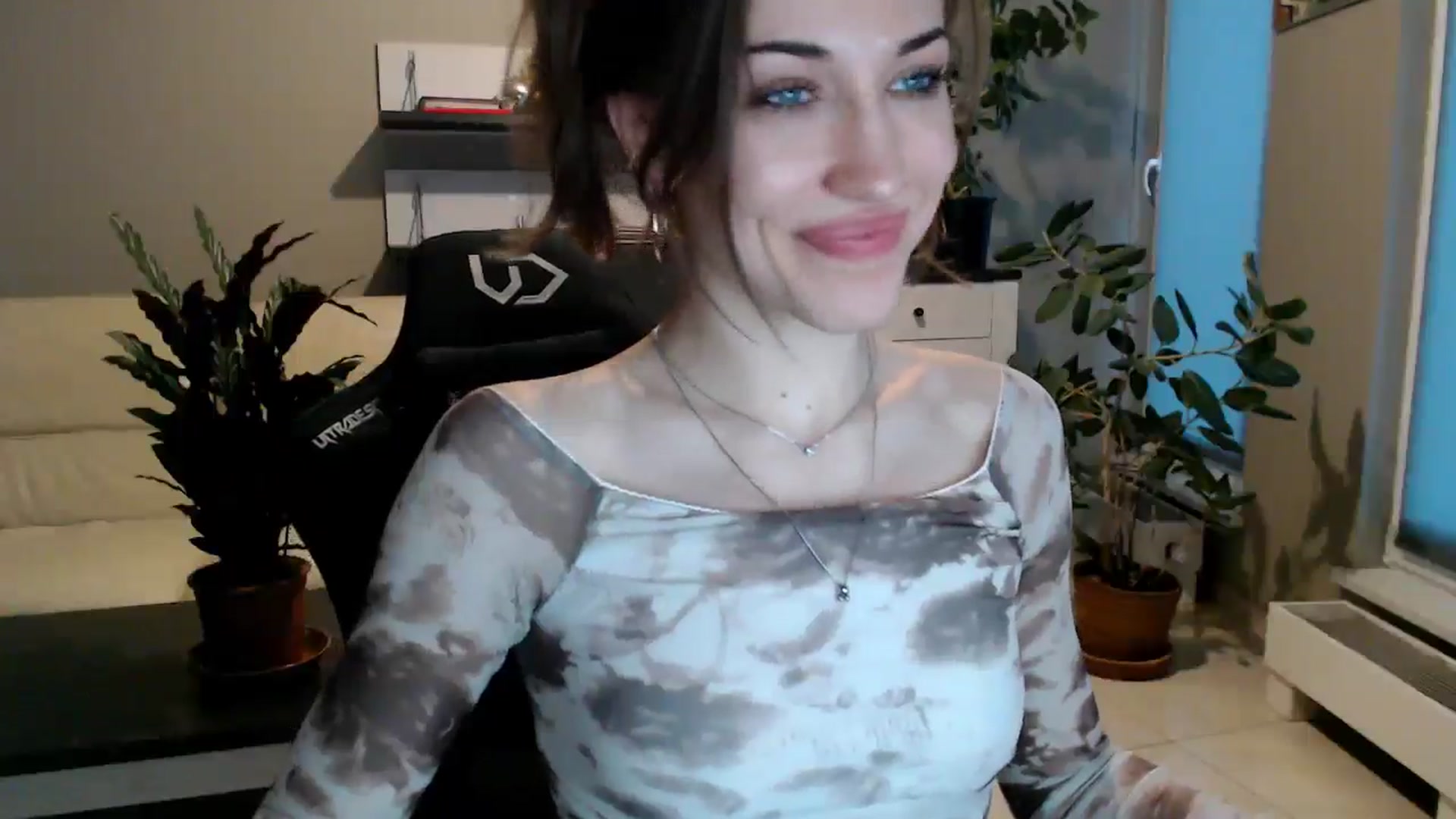 Gallery image thumbnail from GalaxyAnisia's myfreecams stream on, 04/06/2025, 17:35 image 7 of 20