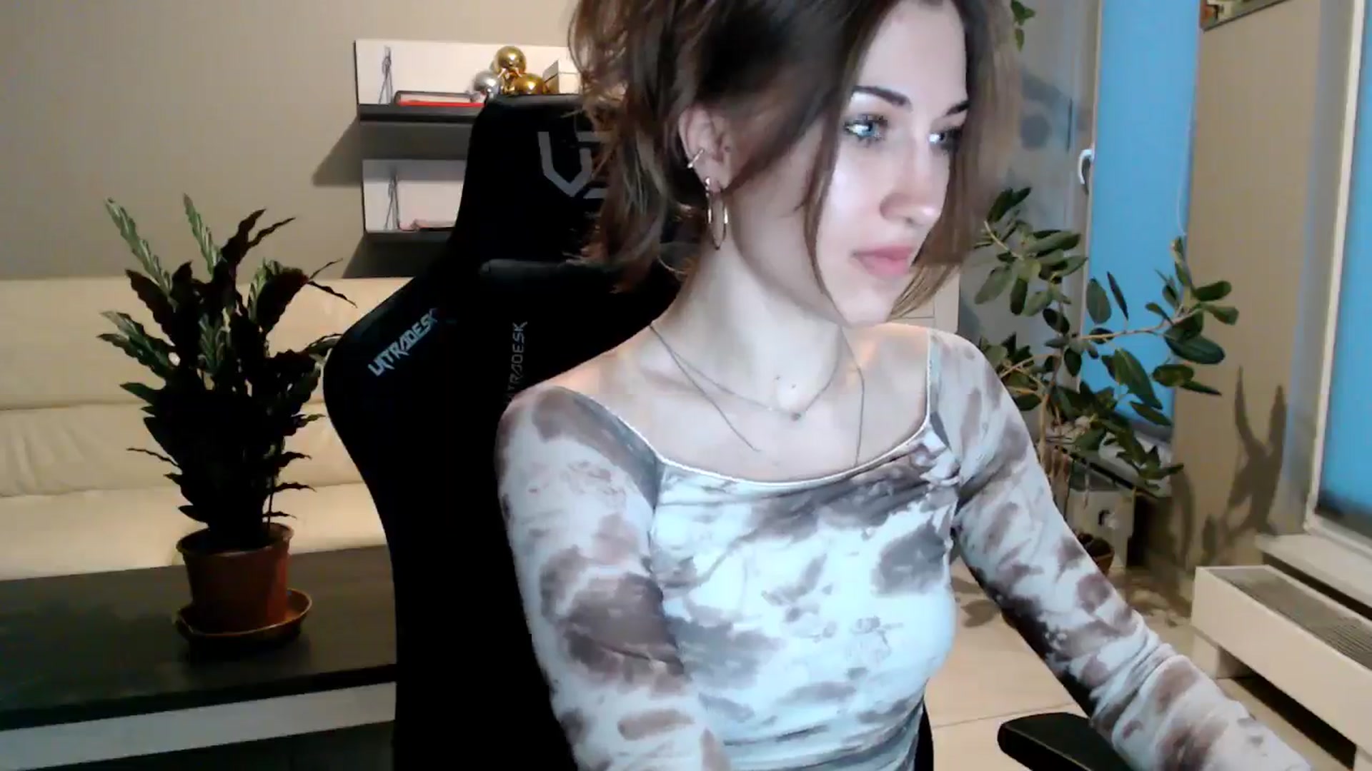 Gallery image thumbnail from GalaxyAnisia's myfreecams stream on, 04/06/2025, 17:35 image 15 of 20