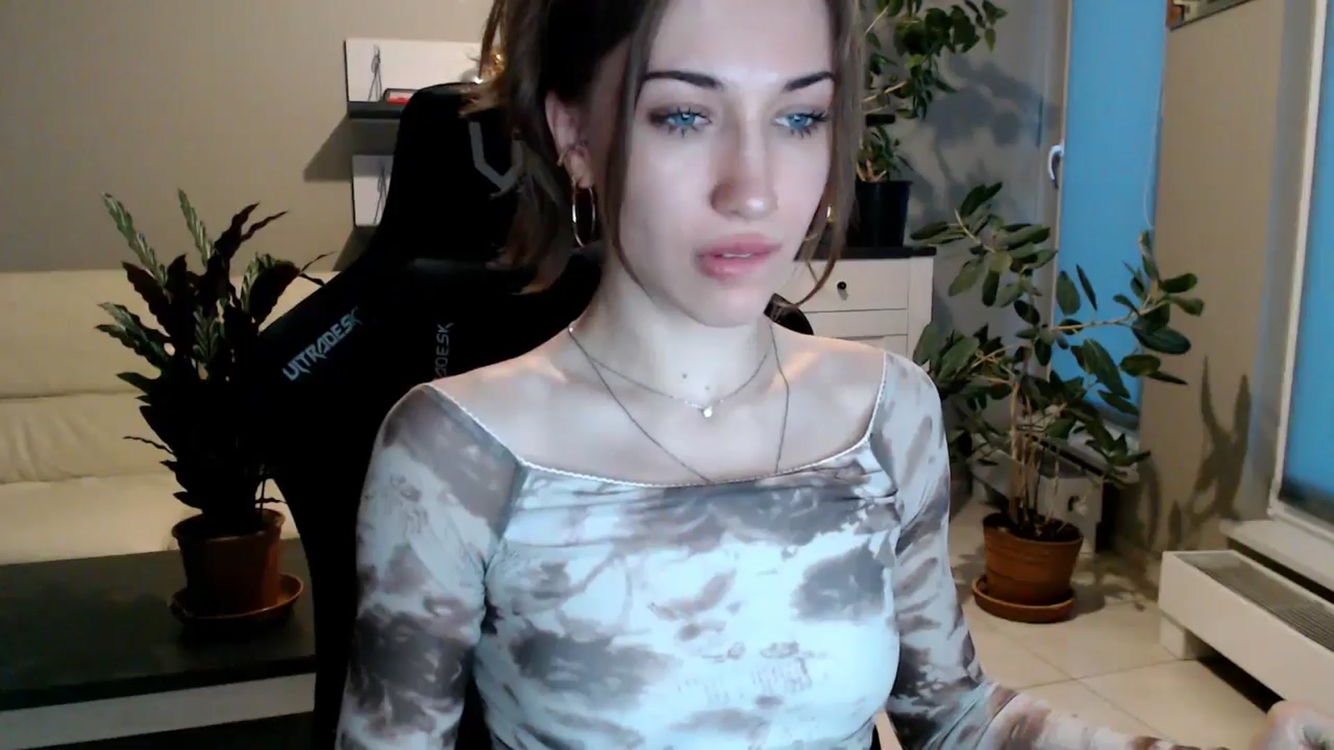 Gallery image thumbnail from GalaxyAnisia's myfreecams stream on, 04/06/2025, 17:35 image 17 of 20