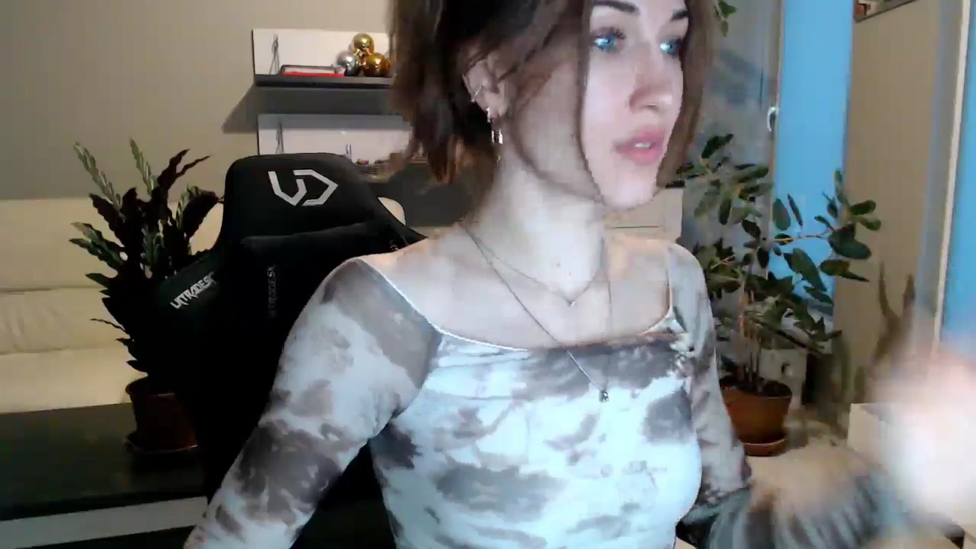 Gallery image thumbnail from GalaxyAnisia's myfreecams stream on, 04/06/2025, 17:35 image 8 of 20