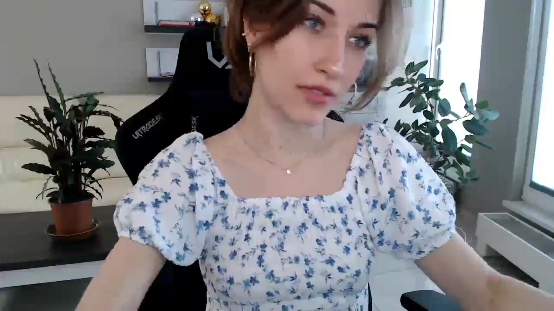Gallery image thumbnail from GalaxyAnisia's myfreecams stream on, 04/08/2025, 13:25 image 6 of 20