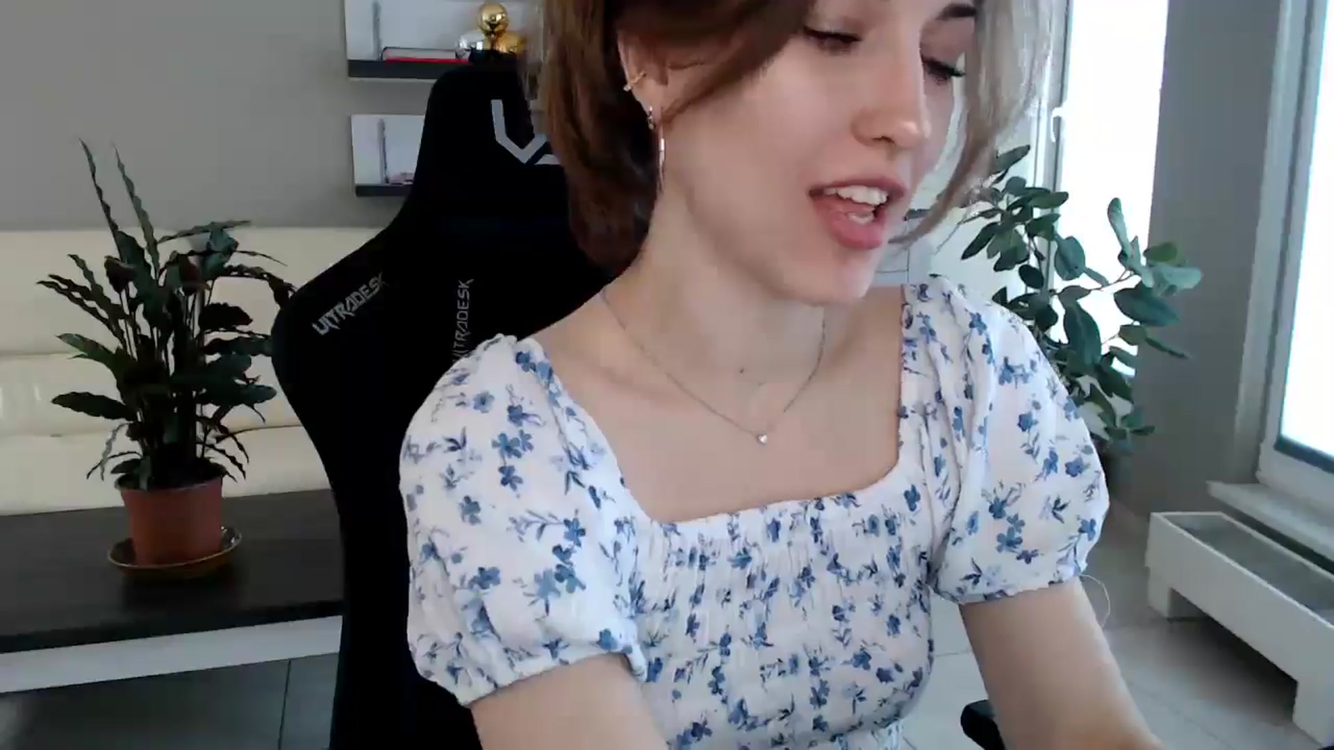 Gallery image thumbnail from GalaxyAnisia's myfreecams stream on, 04/08/2025, 13:25 image 7 of 20