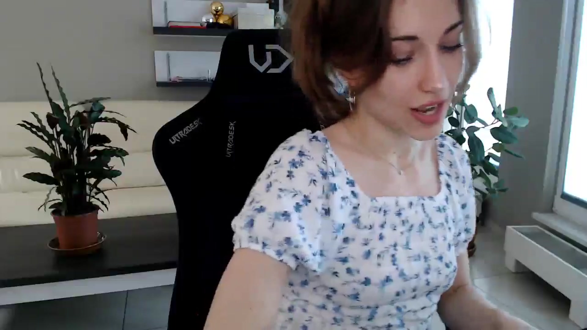 Gallery image thumbnail from GalaxyAnisia's myfreecams stream on, 04/08/2025, 13:25 image 11 of 20
