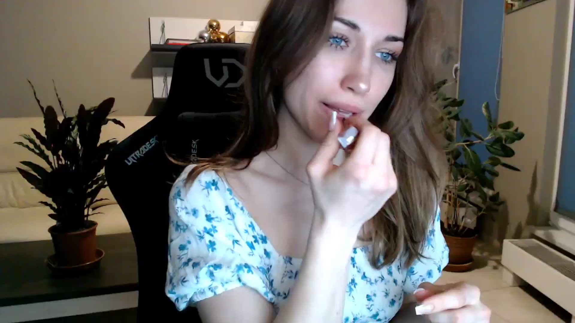 Gallery image thumbnail from GalaxyAnisia's myfreecams stream on, 04/08/2025, 17:56 image 18 of 20