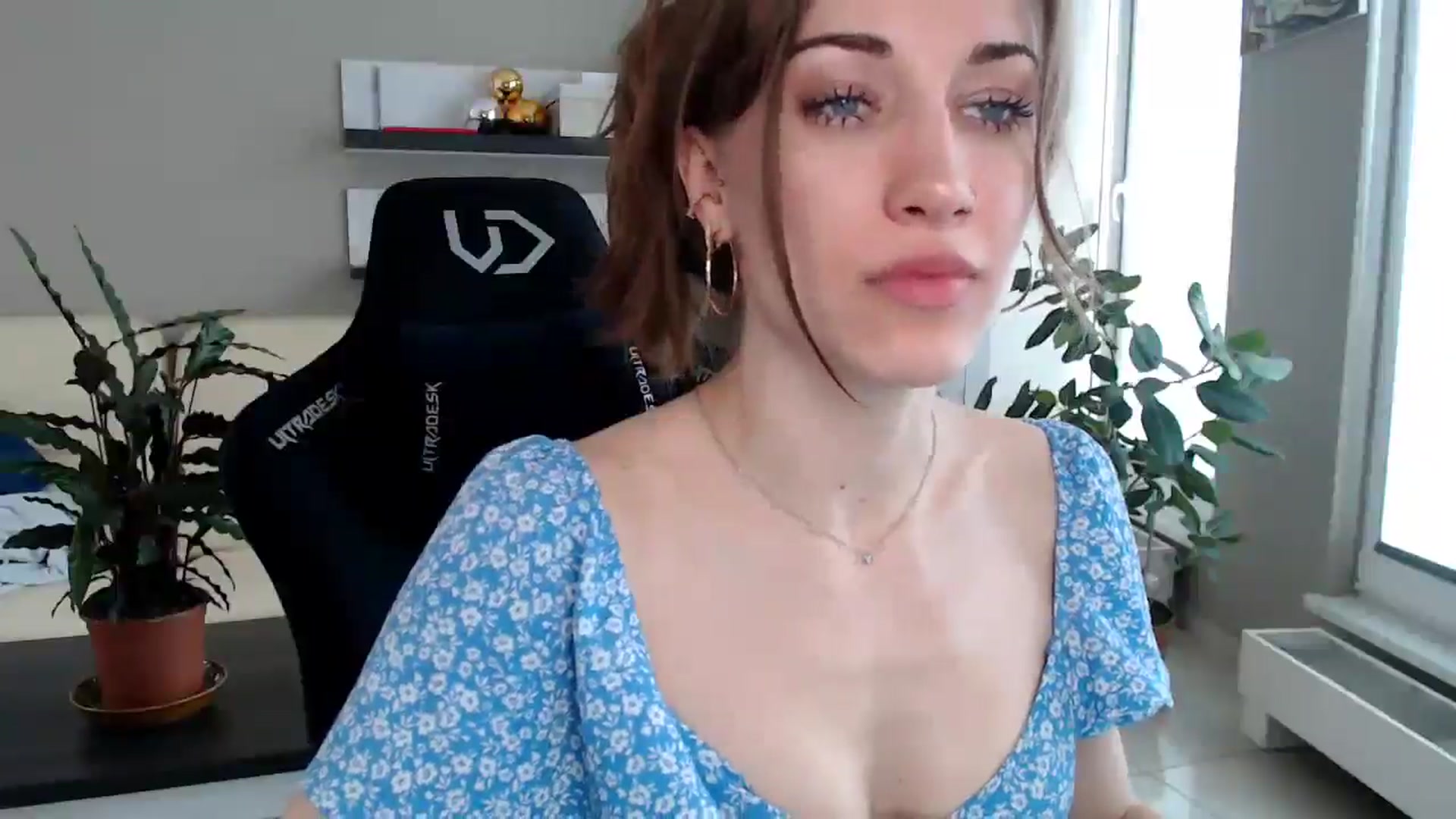 Gallery image thumbnail from GalaxyAnisia's myfreecams stream on, 04/09/2025, 14:09 image 17 of 20